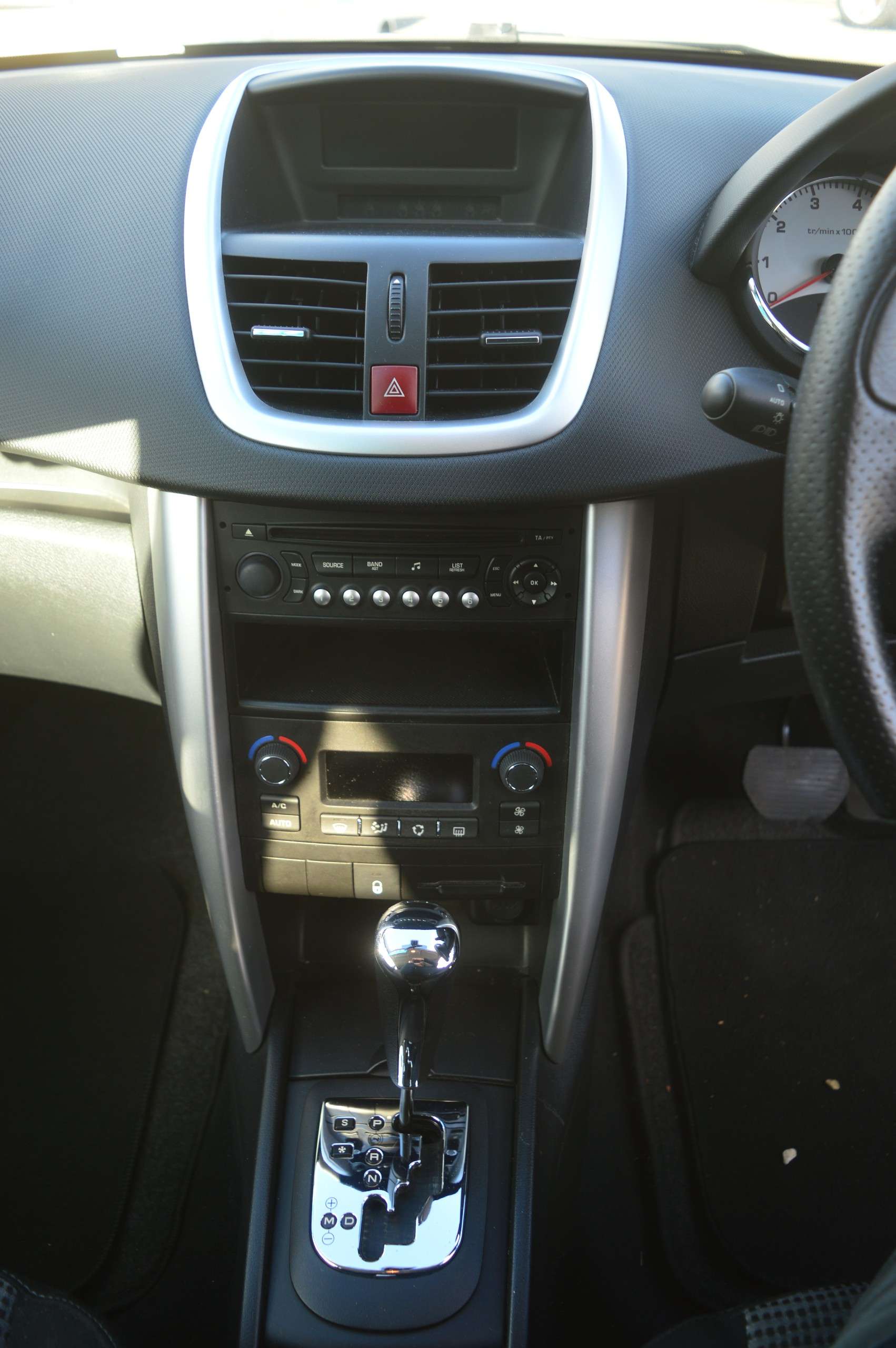 2010 PEUGEOT 207 2010 PEUGEOT 207