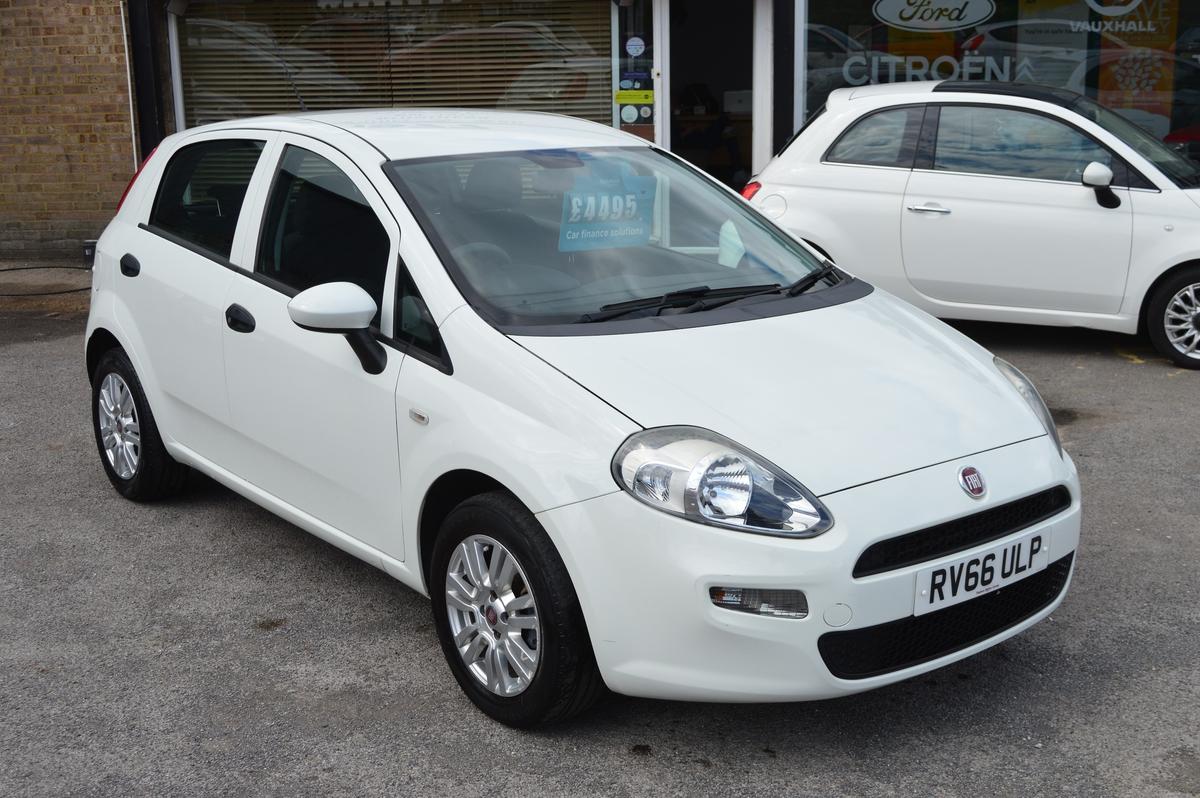 Check out this Fiat Punto 2016 Petrol Manual