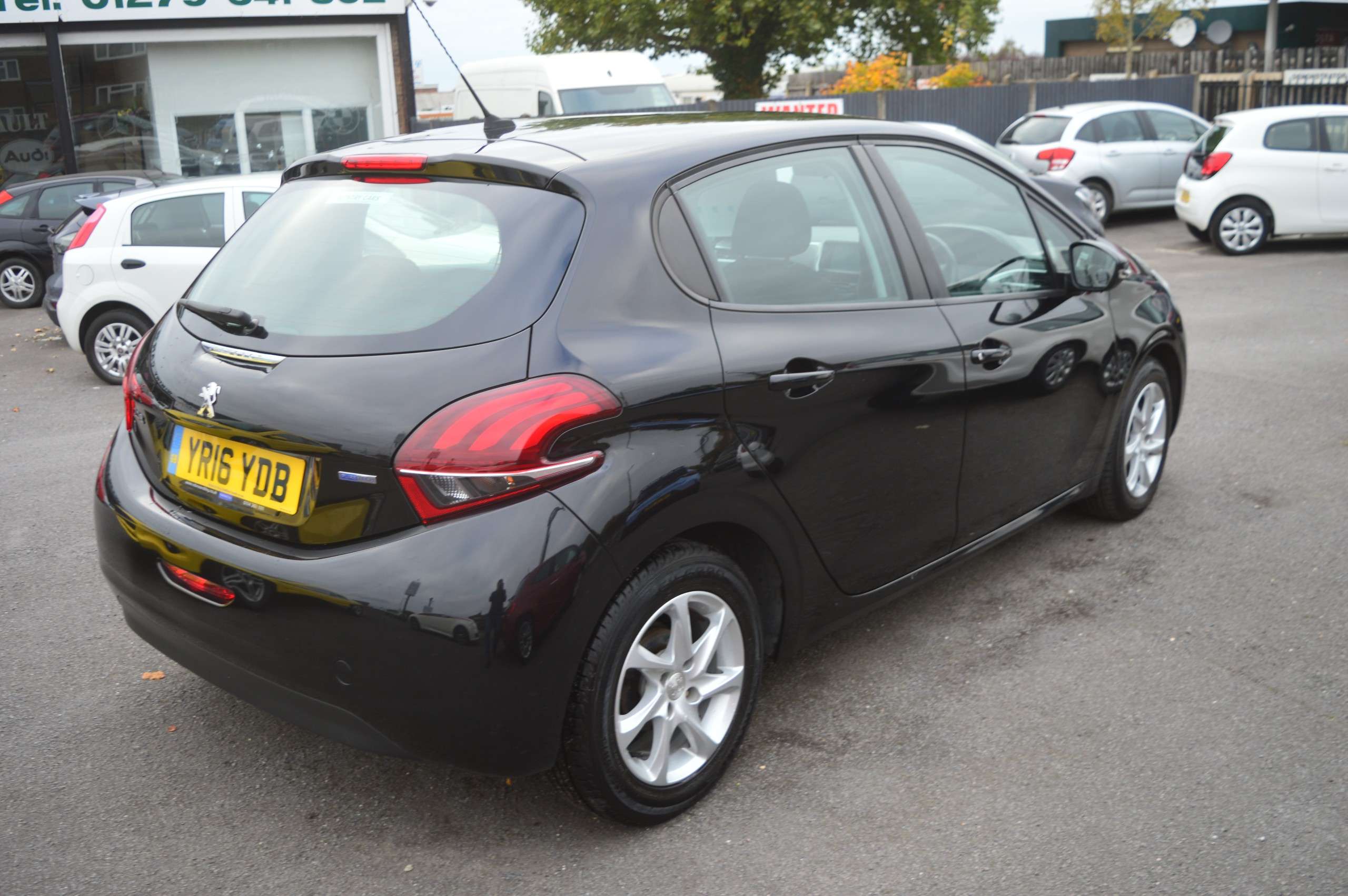 2016 PEUGEOT 208 2016 PEUGEOT 208