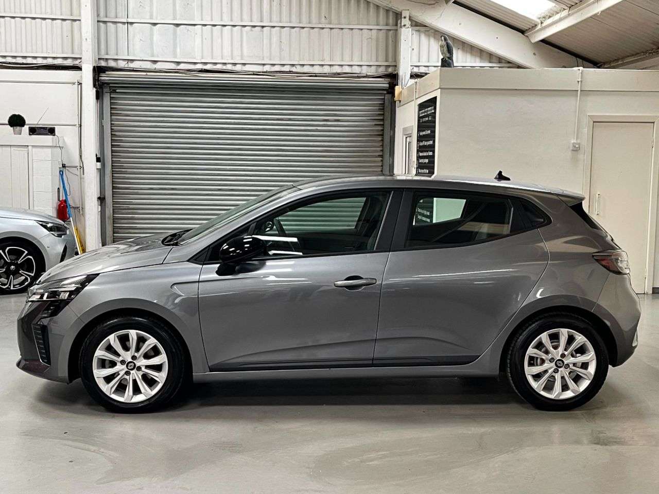 2024 RENAULT CLIO 2024 RENAULT CLIO