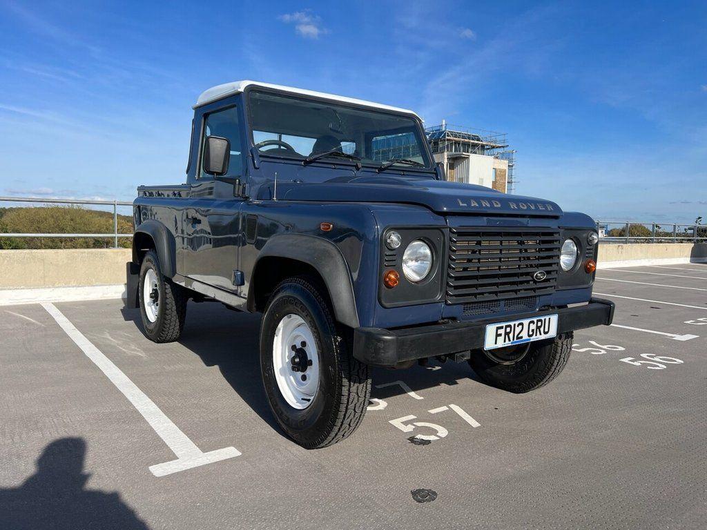 Check out this Land Rover Defender 90 2012 Diesel Manual
