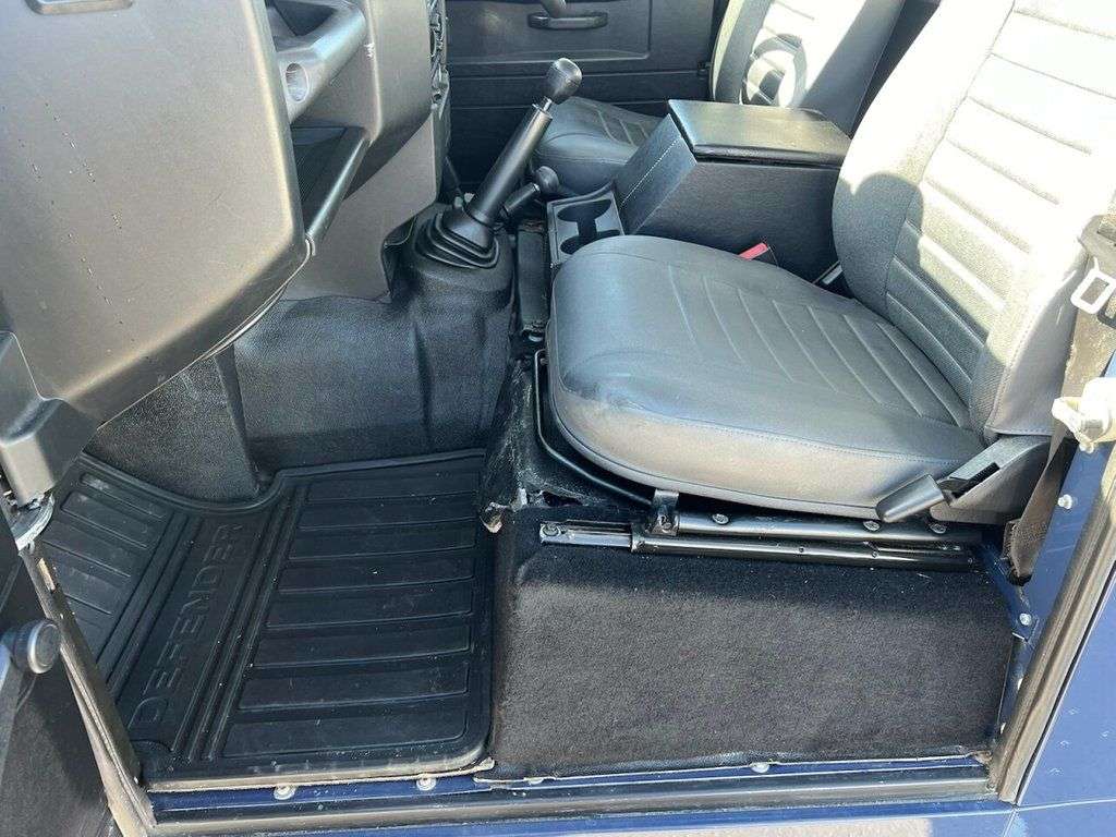 2012 LAND ROVER DEFENDER 90 2012 LAND ROVER DEFENDER 90