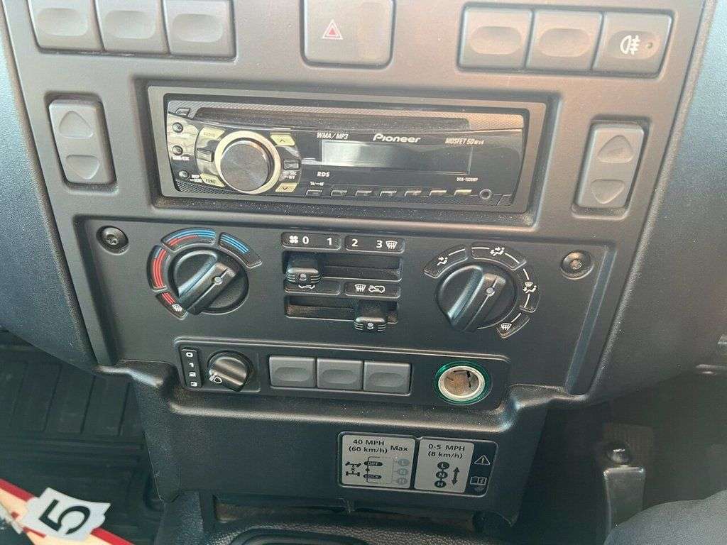 2012 LAND ROVER DEFENDER 90 2012 LAND ROVER DEFENDER 90