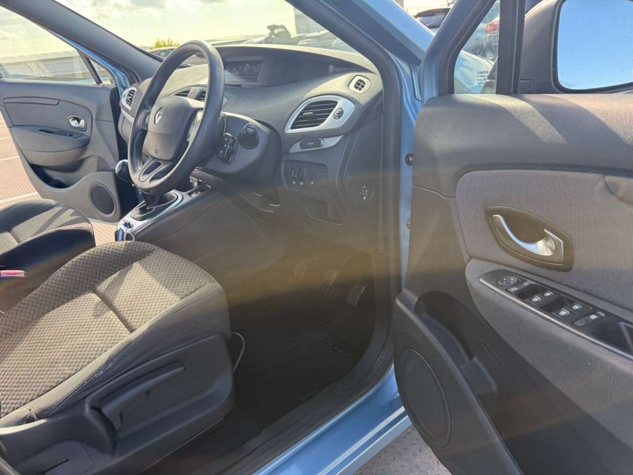 2011 RENAULT SCENIC 2011 RENAULT SCENIC