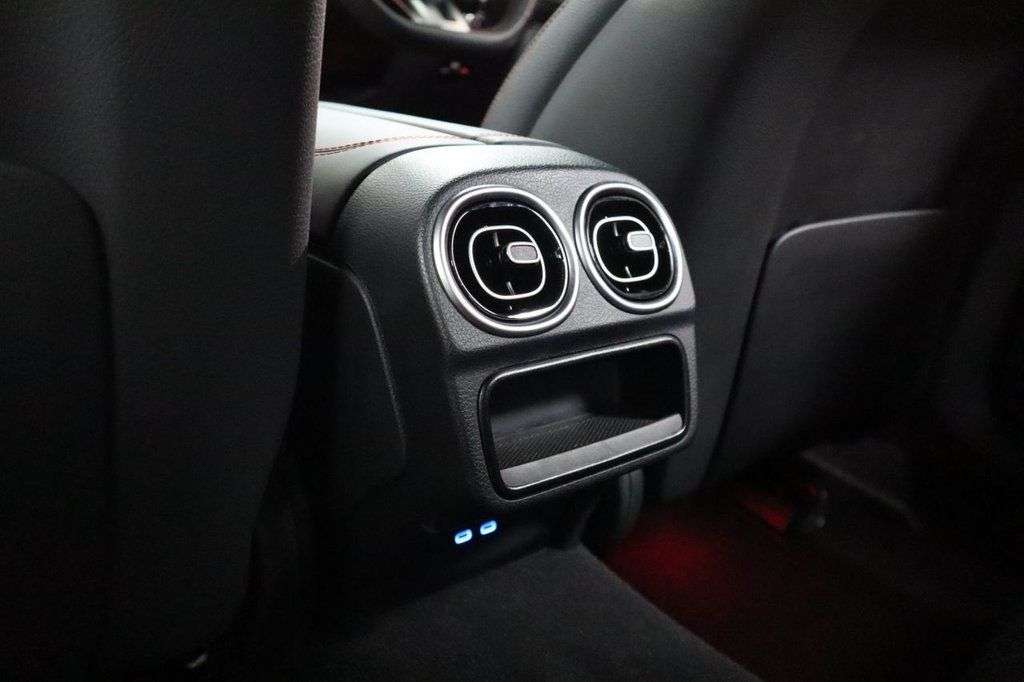 null MERCEDES-BENZ C-CLASS null MERCEDES-BENZ C-CLASS