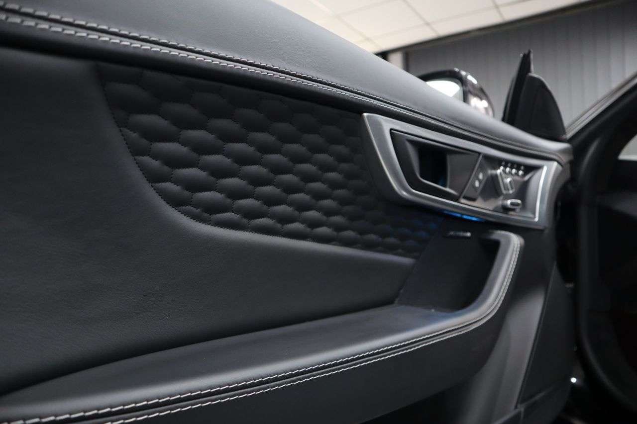 2021 JAGUAR F-TYPE 2021 JAGUAR F-TYPE