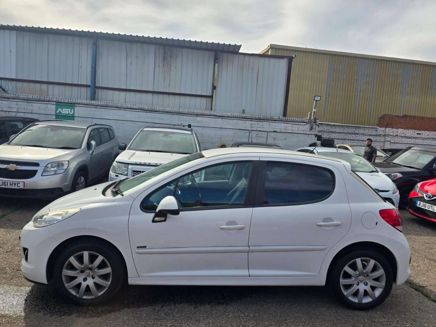 2011 PEUGEOT 207 2011 PEUGEOT 207