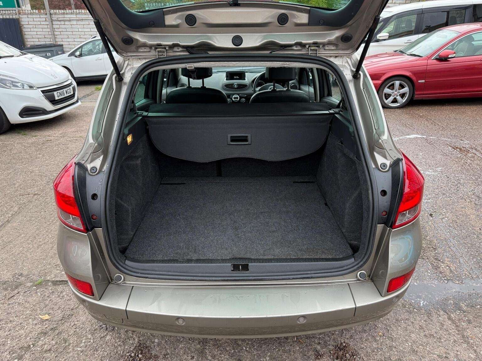 2012 RENAULT CLIO 2012 RENAULT CLIO