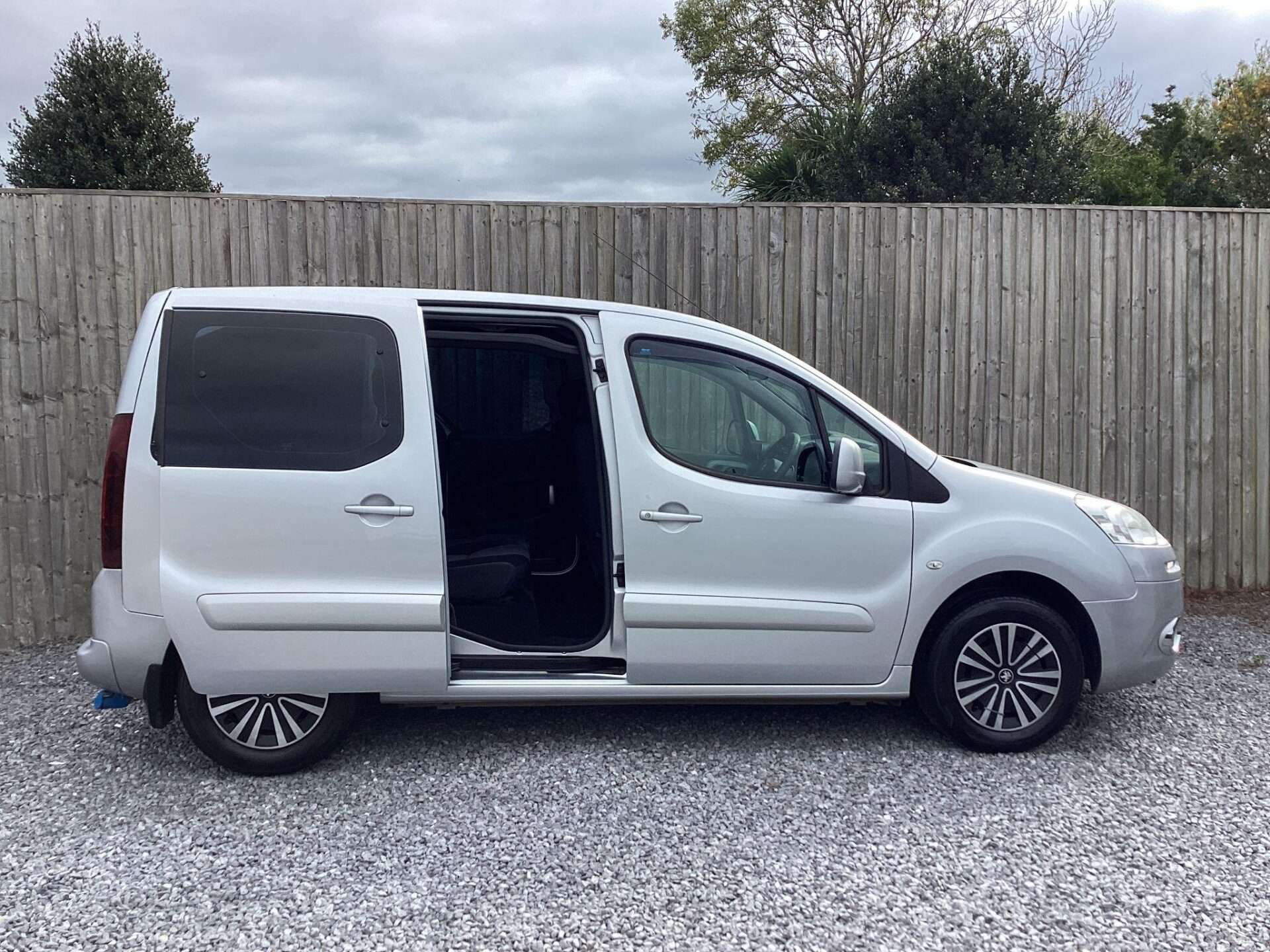 2013 PEUGEOT PARTNER TEPEE 2013 PEUGEOT PARTNER TEPEE