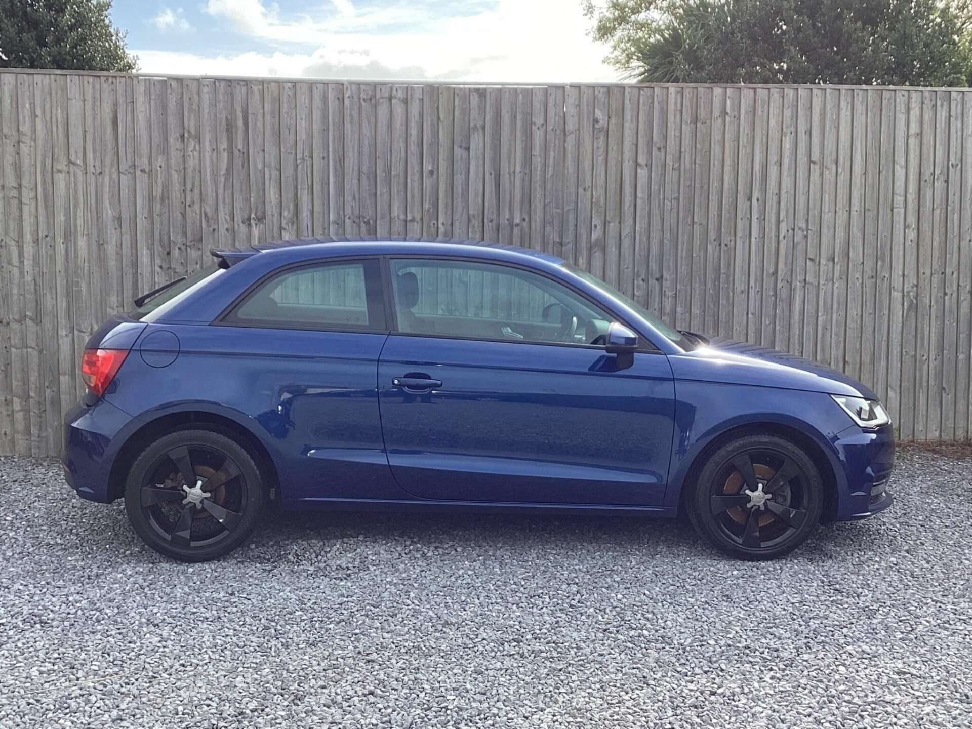 2016 AUDI A1 2016 AUDI A1