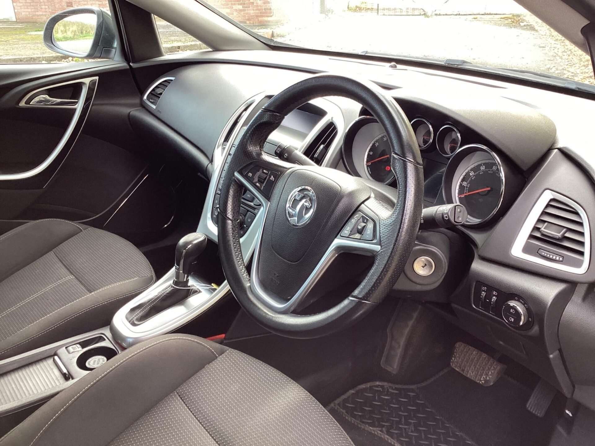 2011 VAUXHALL ASTRA 2011 VAUXHALL ASTRA