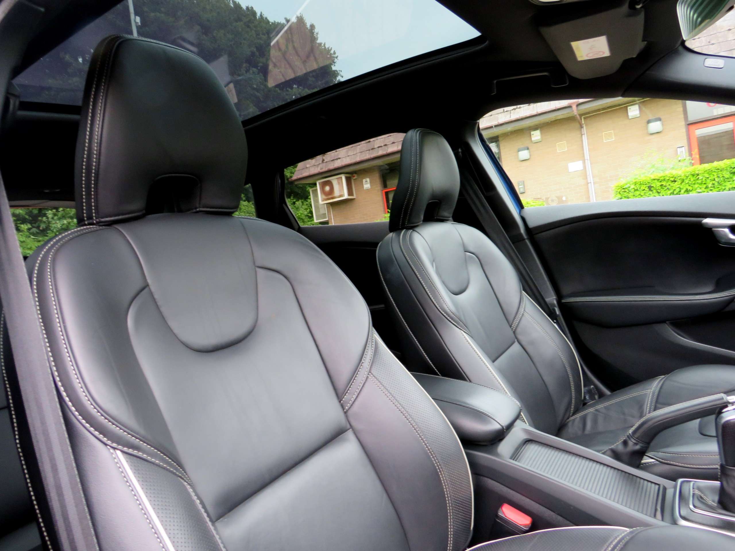 2018 VOLVO V40 2018 VOLVO V40