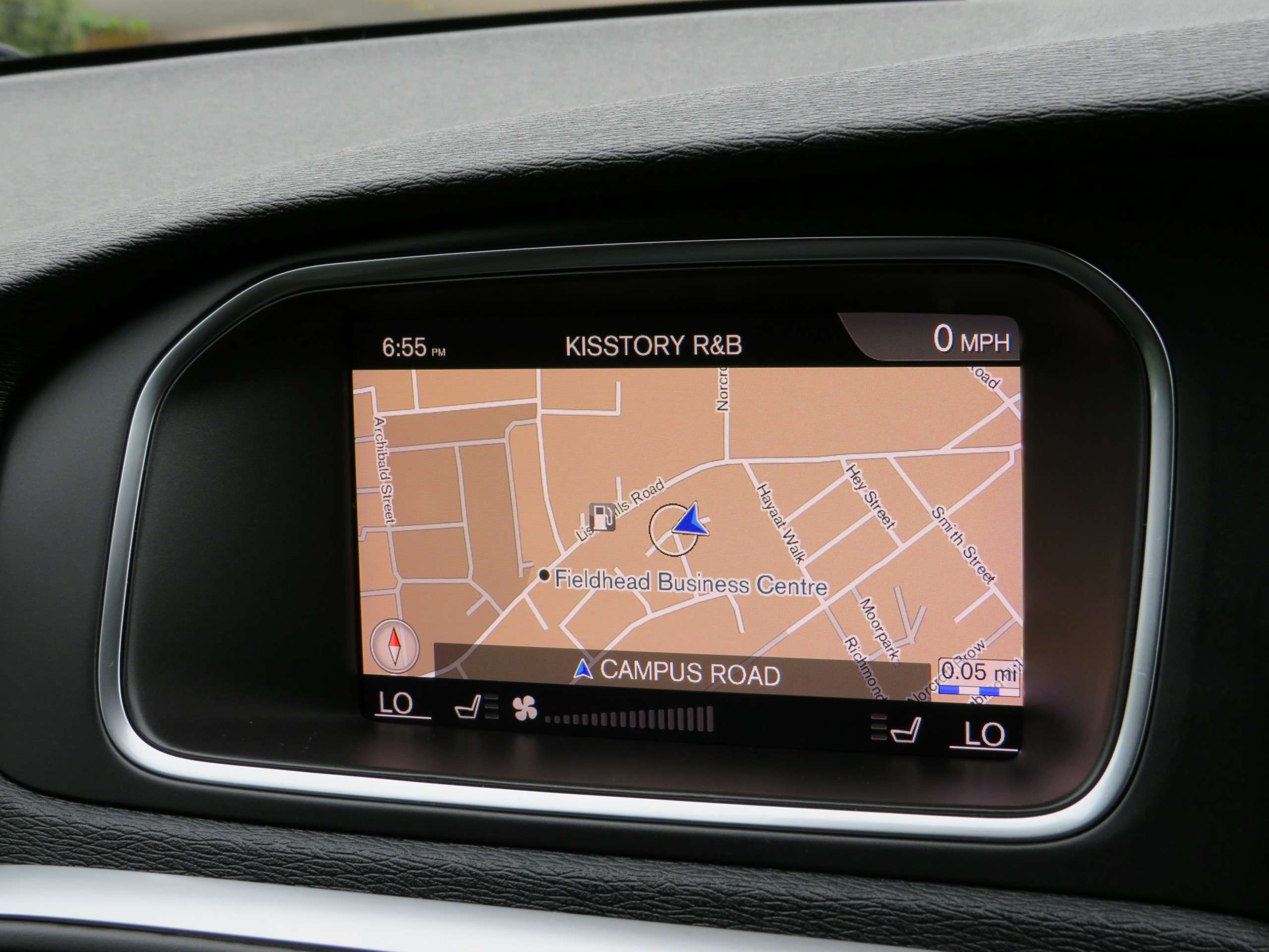 2018 VOLVO V40 2018 VOLVO V40