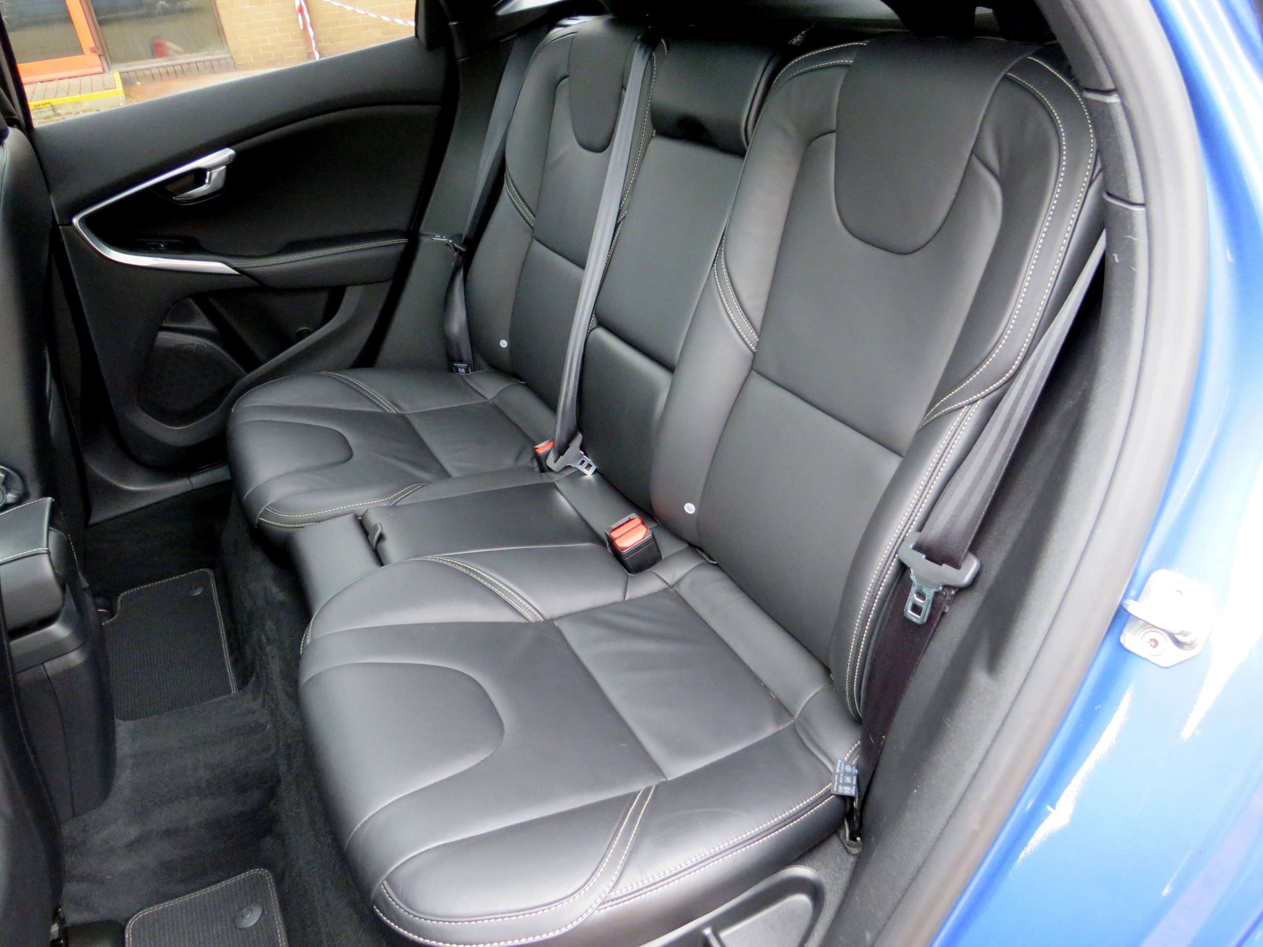 2018 VOLVO V40 2018 VOLVO V40