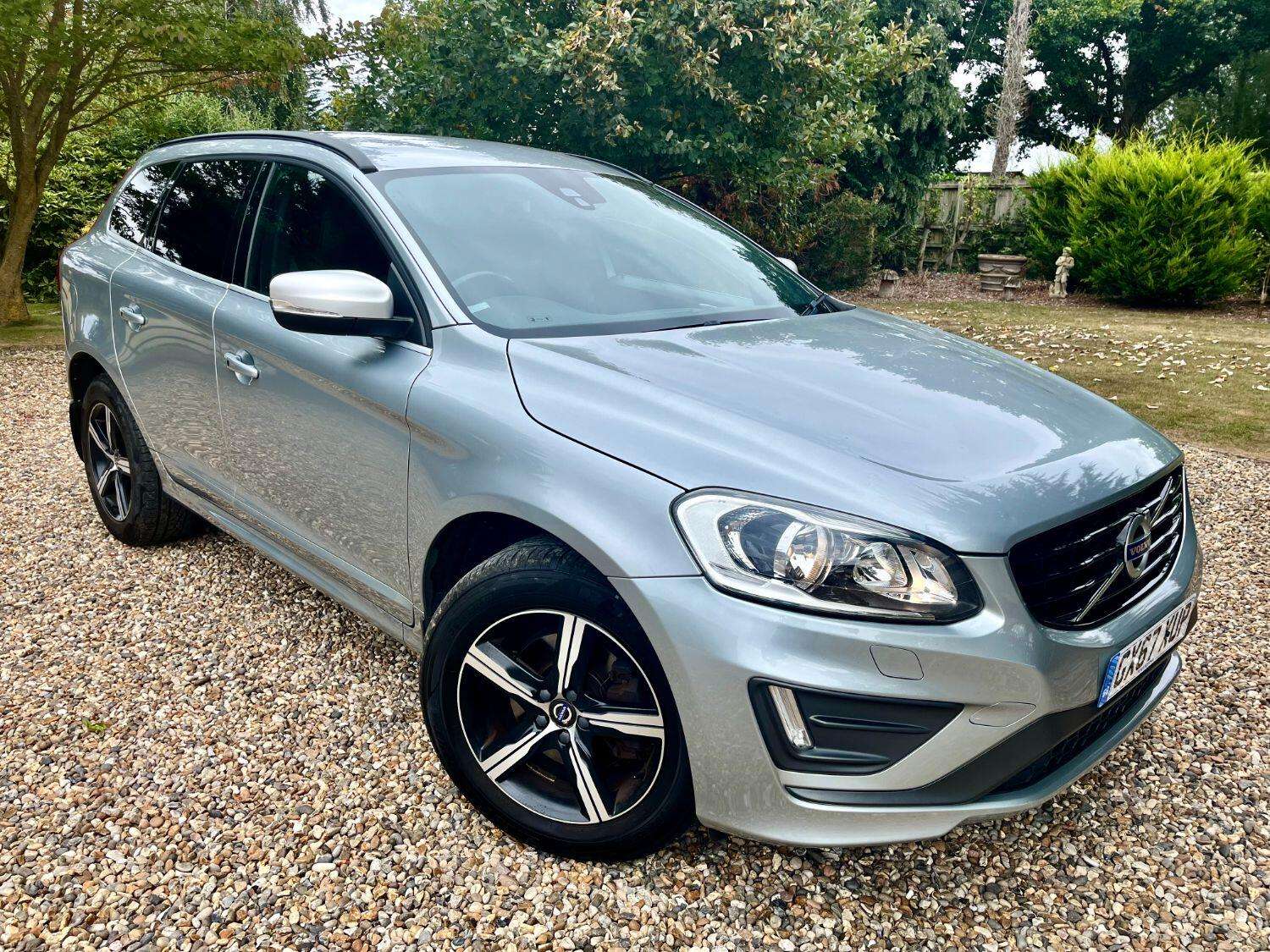 2017 VOLVO XC60 2017 VOLVO XC60
