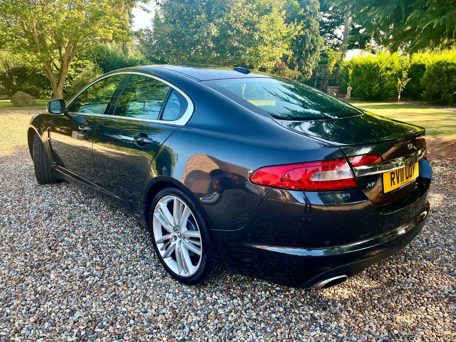 2011 JAGUAR XF 2011 JAGUAR XF