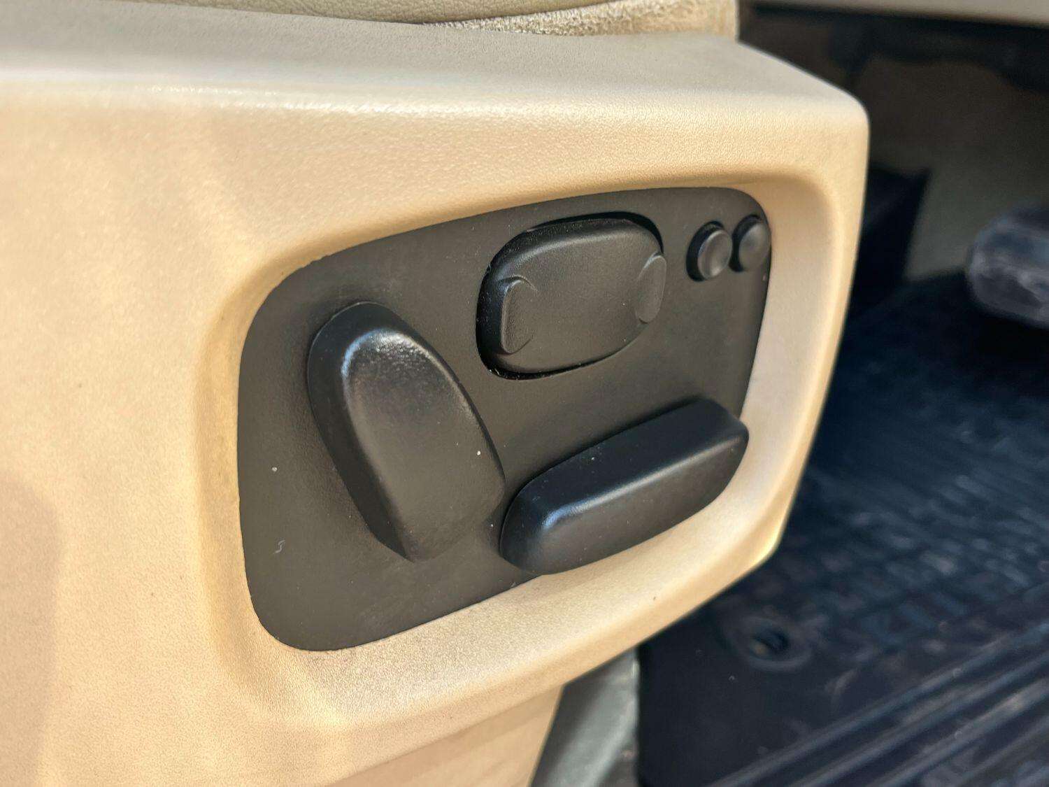 2013 LAND ROVER DISCOVERY 4 2013 LAND ROVER DISCOVERY 4