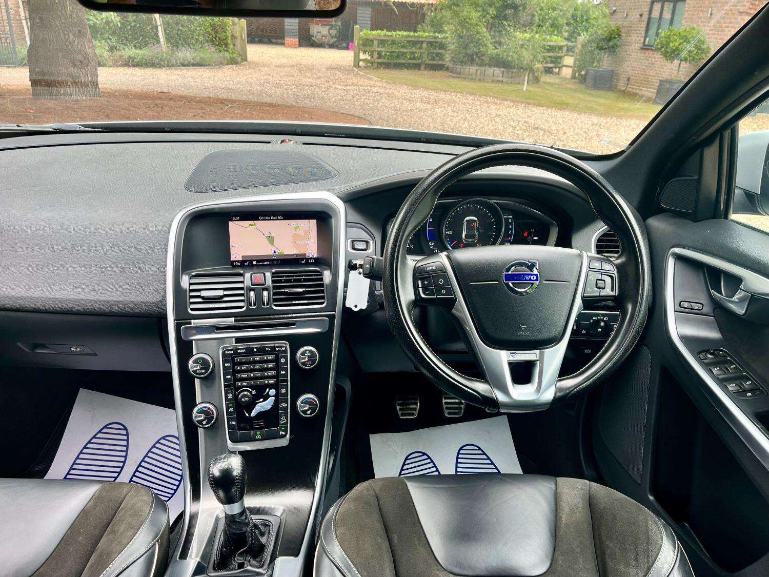 2017 VOLVO XC60 2017 VOLVO XC60