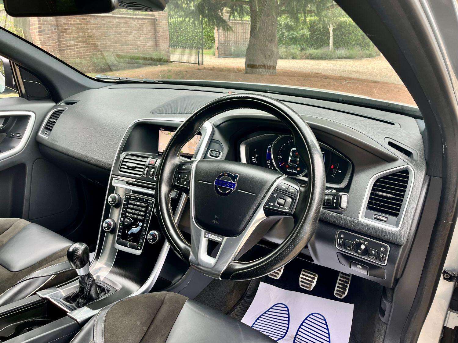 2017 VOLVO XC60 2017 VOLVO XC60