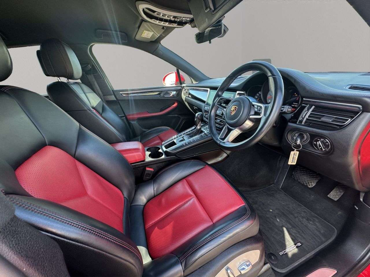 null PORSCHE MACAN null PORSCHE MACAN