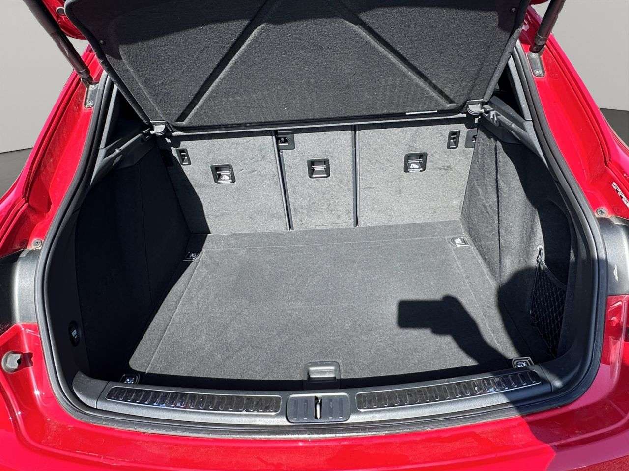 null PORSCHE MACAN null PORSCHE MACAN