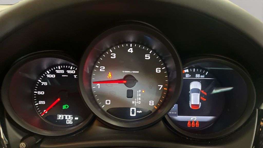 null PORSCHE MACAN null PORSCHE MACAN