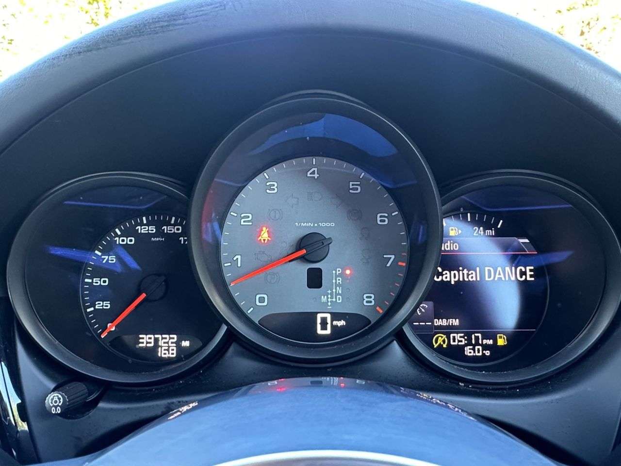 null PORSCHE MACAN null PORSCHE MACAN