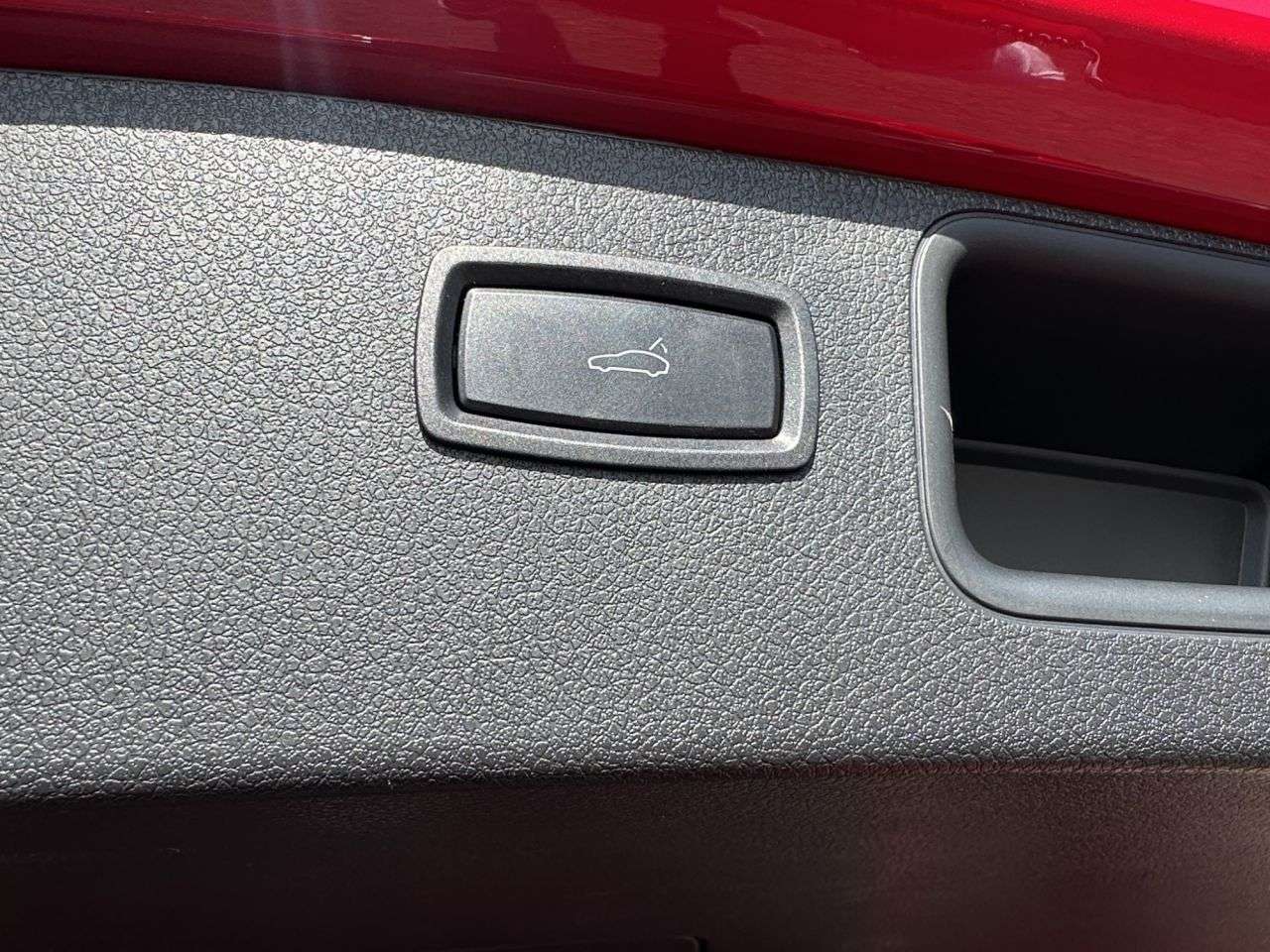 null PORSCHE MACAN null PORSCHE MACAN