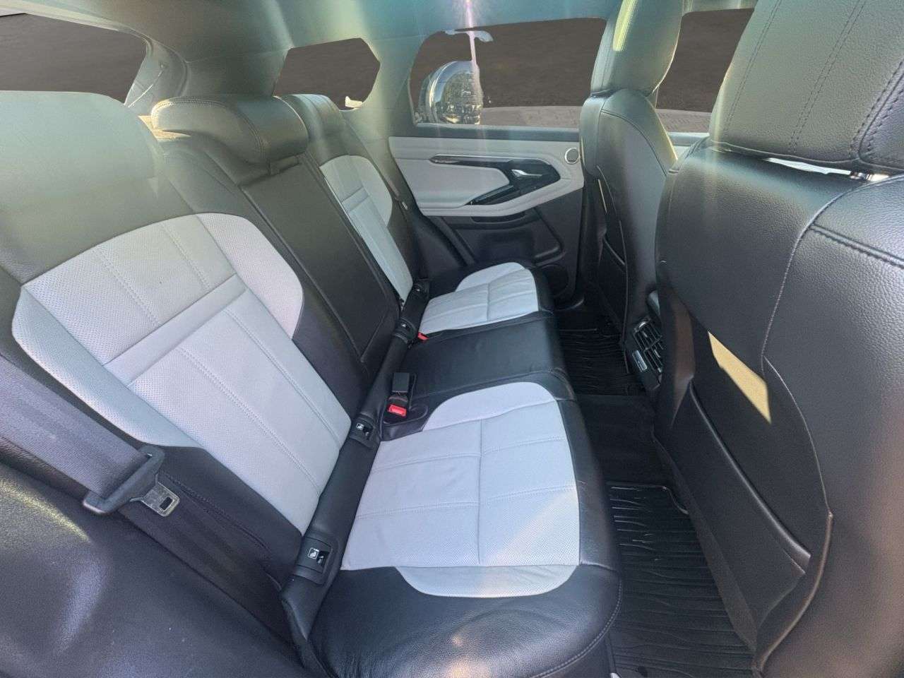 2019 LAND ROVER RANGE ROVER EVOQUE 2019 LAND ROVER RANGE ROVER EVOQUE