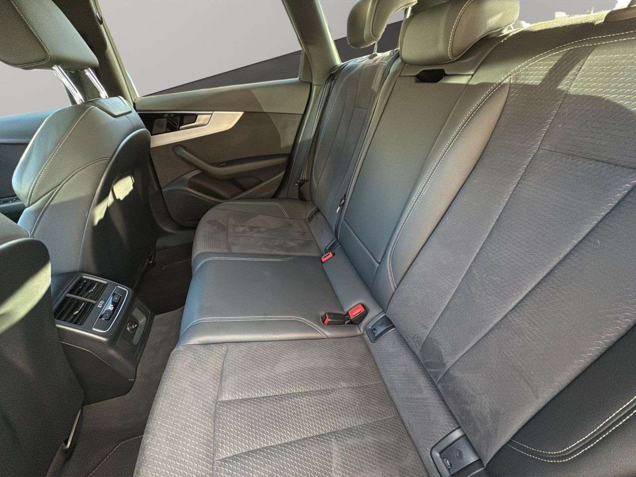 2021 AUDI A4 AVANT 2021 AUDI A4 AVANT