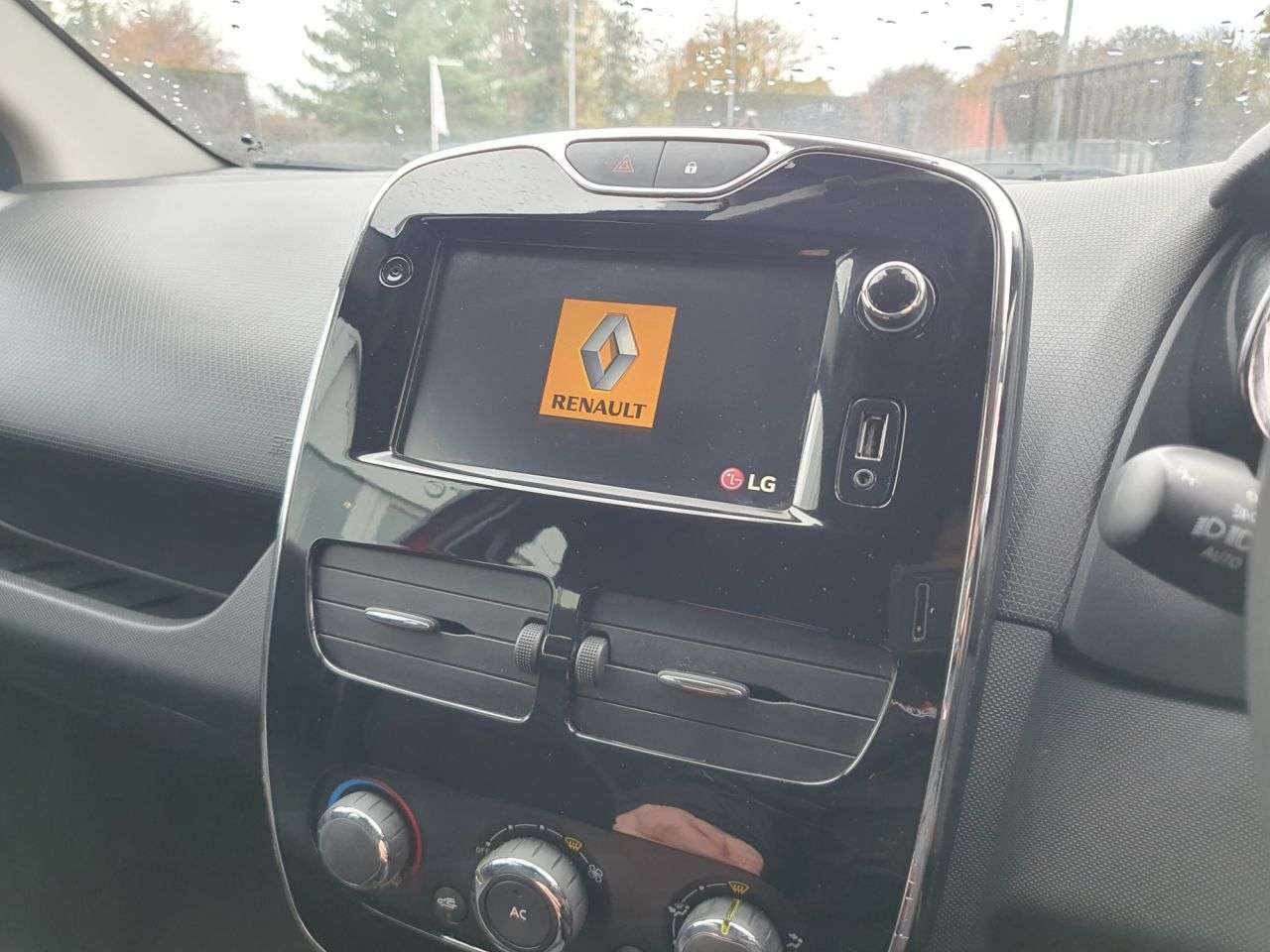 2013 RENAULT CLIO 2013 RENAULT CLIO