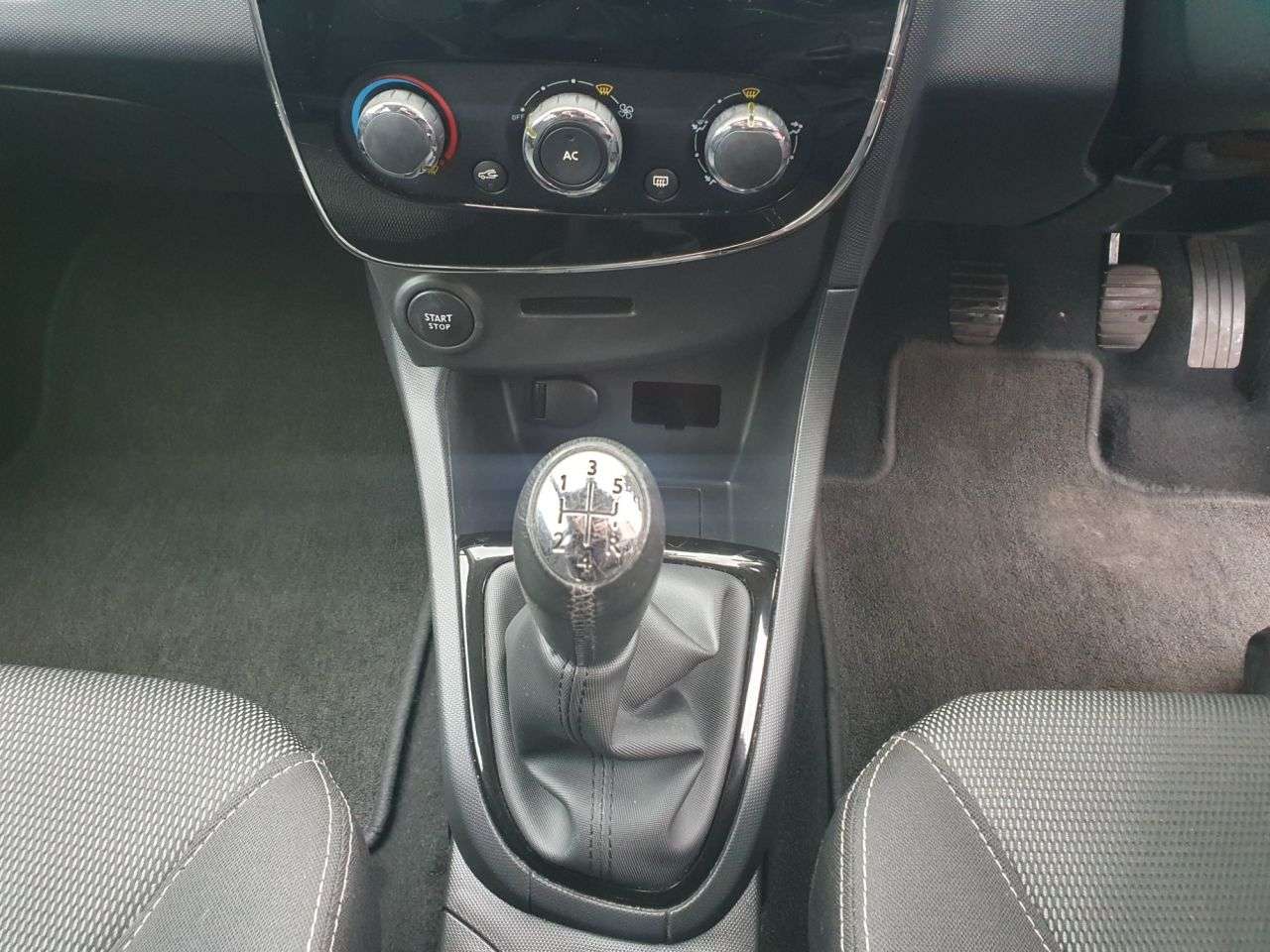 2013 RENAULT CLIO 2013 RENAULT CLIO