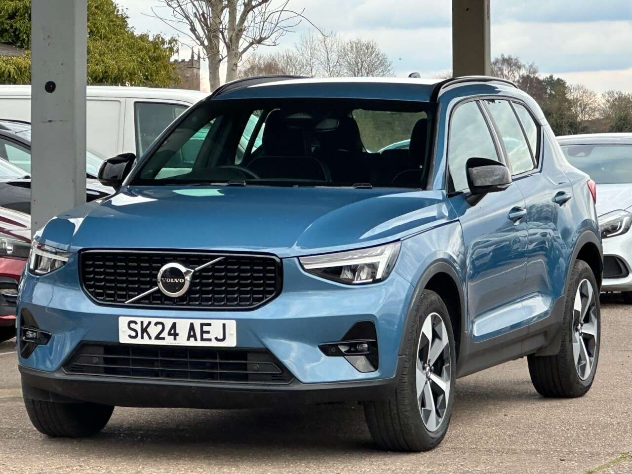 2024 VOLVO XC40 2024 VOLVO XC40