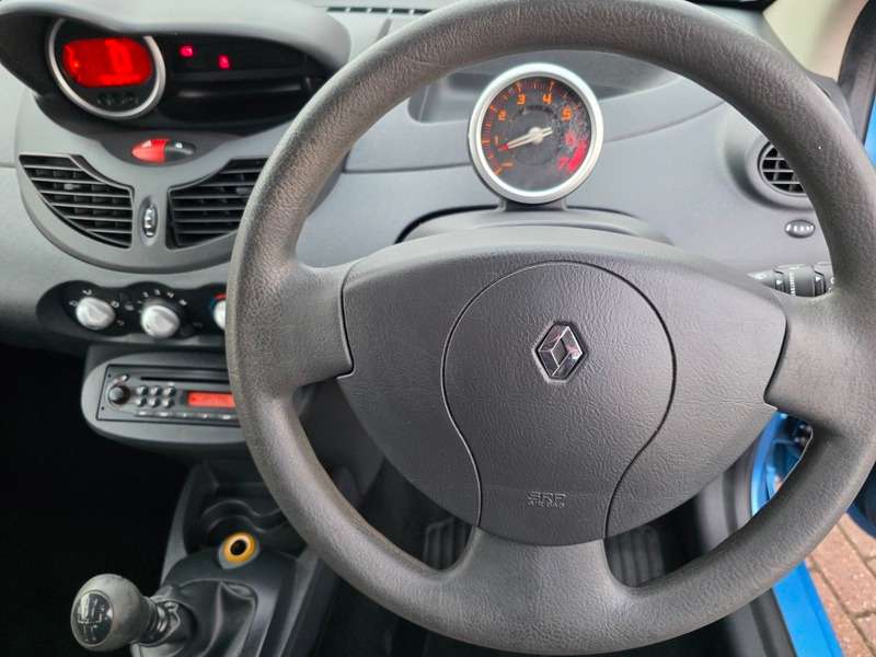 2011 RENAULT TWINGO 2011 RENAULT TWINGO