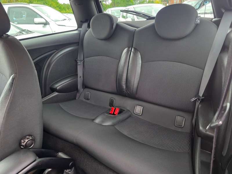 2011 MINI MINI 2011 MINI MINI