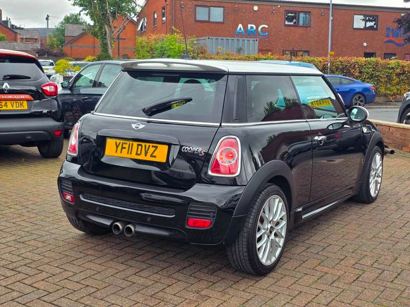 2011 MINI MINI 2011 MINI MINI