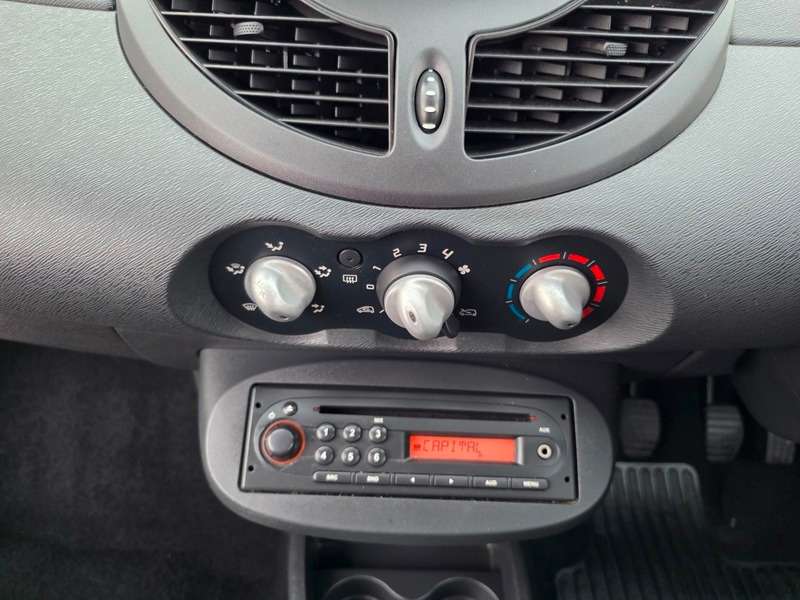 2011 RENAULT TWINGO 2011 RENAULT TWINGO