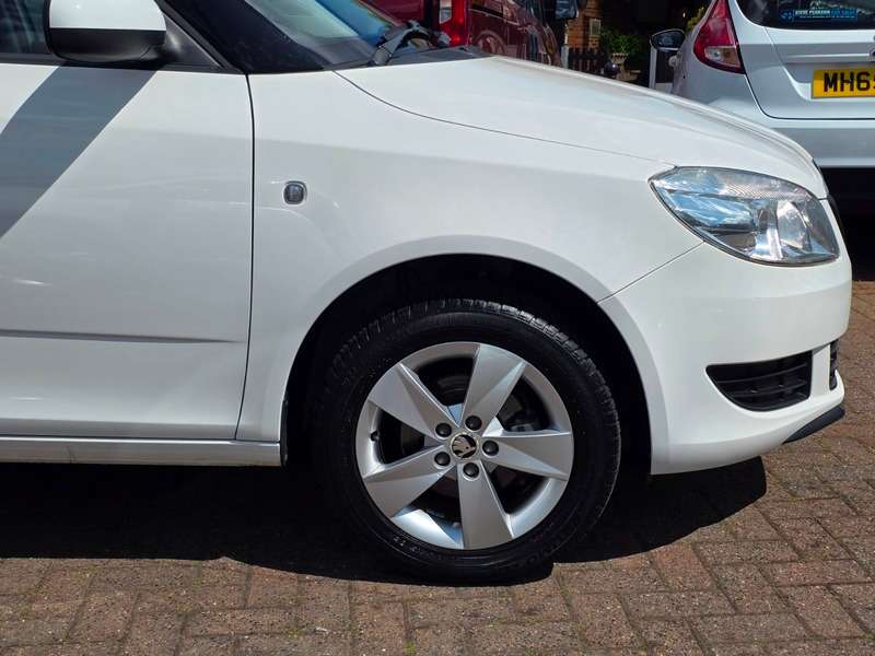 2015 SKODA FABIA 2015 SKODA FABIA