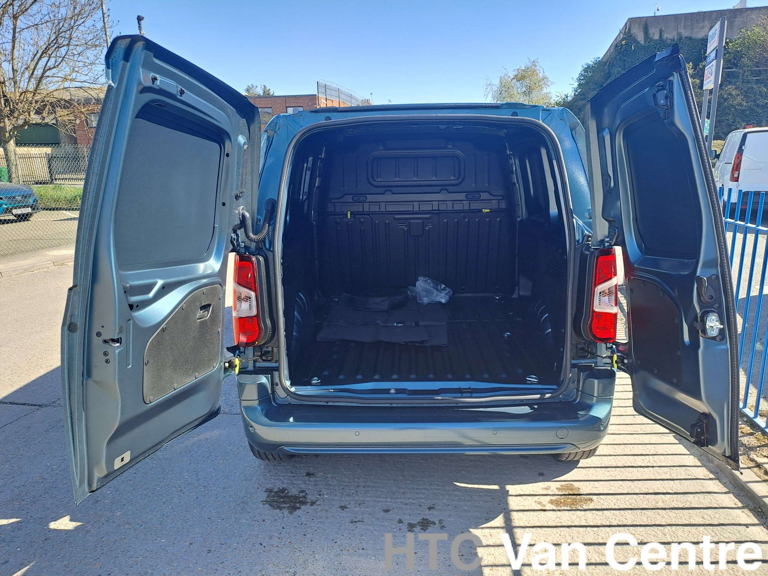 null FIAT E-DOBLO null FIAT E-DOBLO