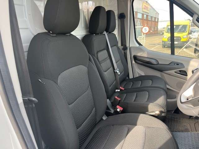 null MAXUS DELIVER 9 null MAXUS DELIVER 9