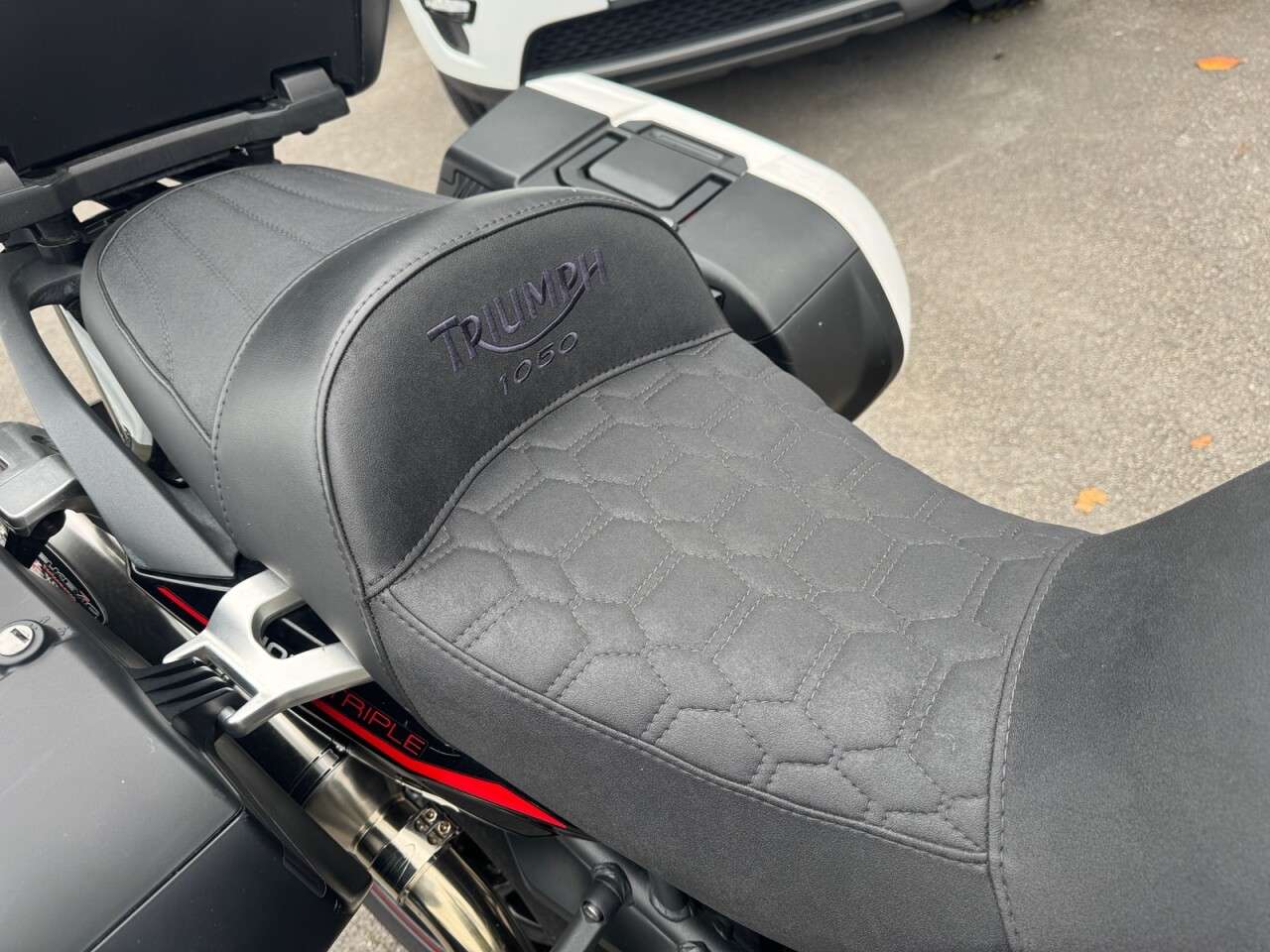 2013 TRIUMPH TIGER 1050 2013 TRIUMPH TIGER 1050