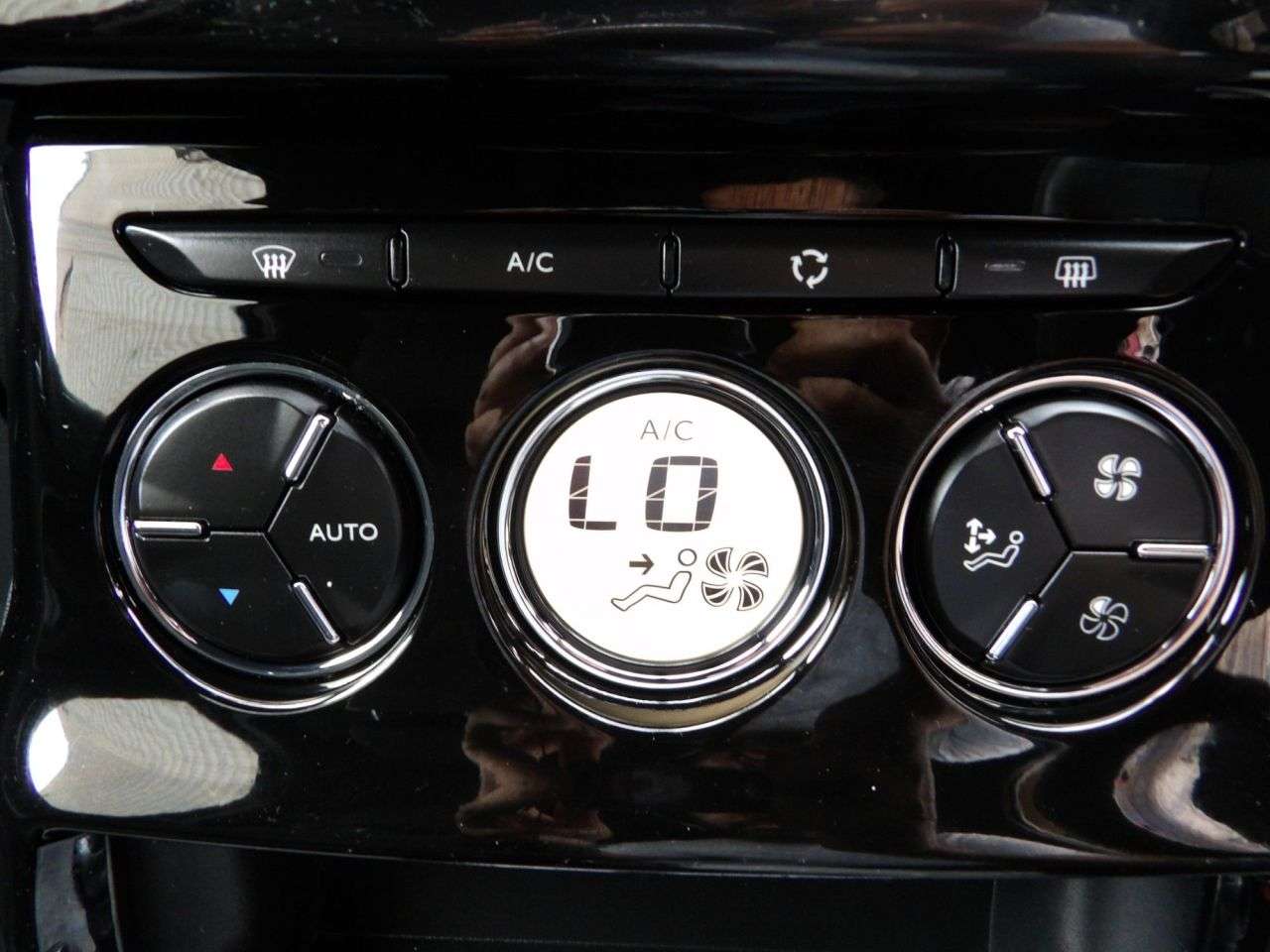 2016 DS AUTOMOBILES DS 3 2016 DS AUTOMOBILES DS 3