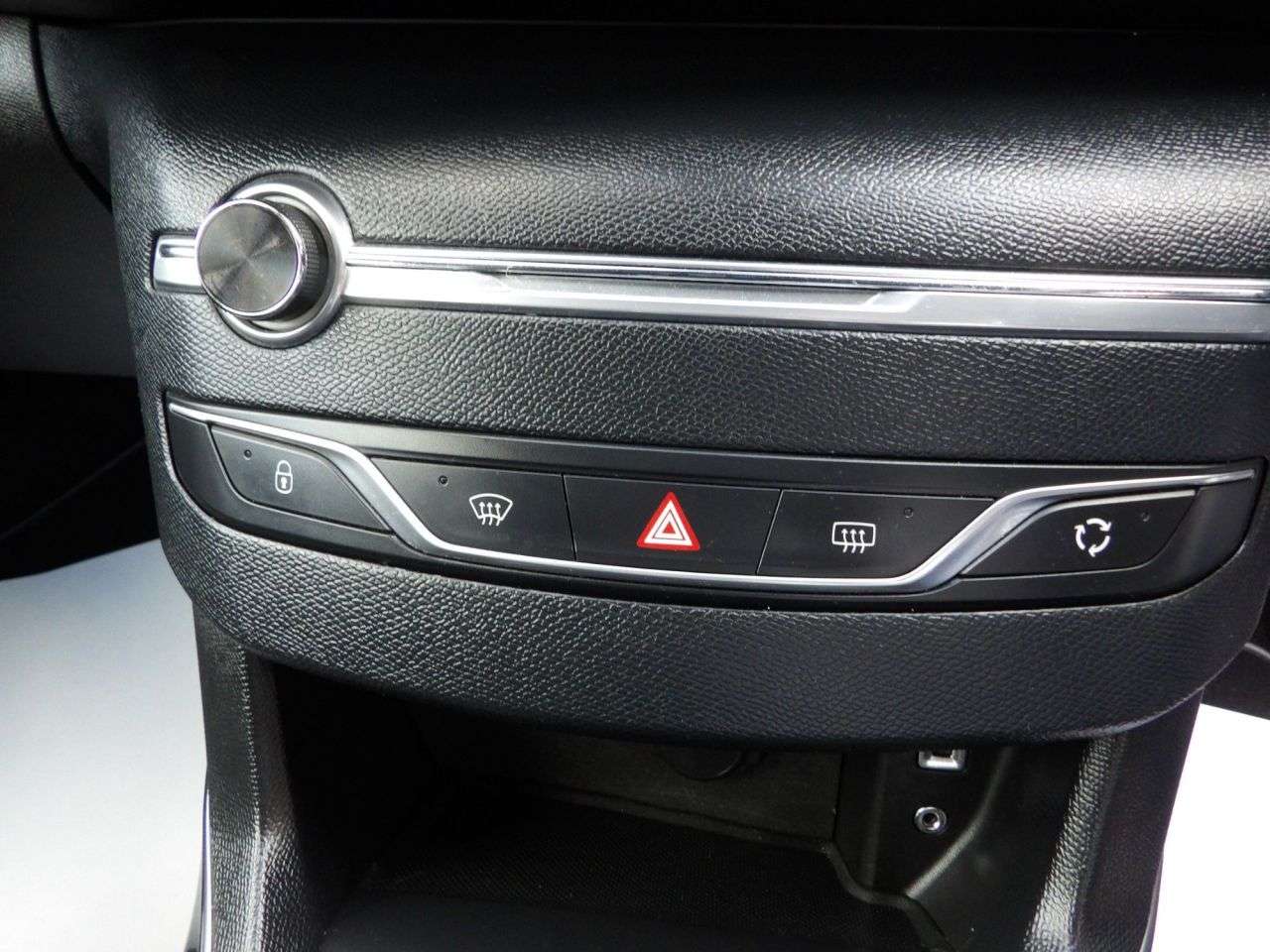 2016 PEUGEOT 308 2016 PEUGEOT 308