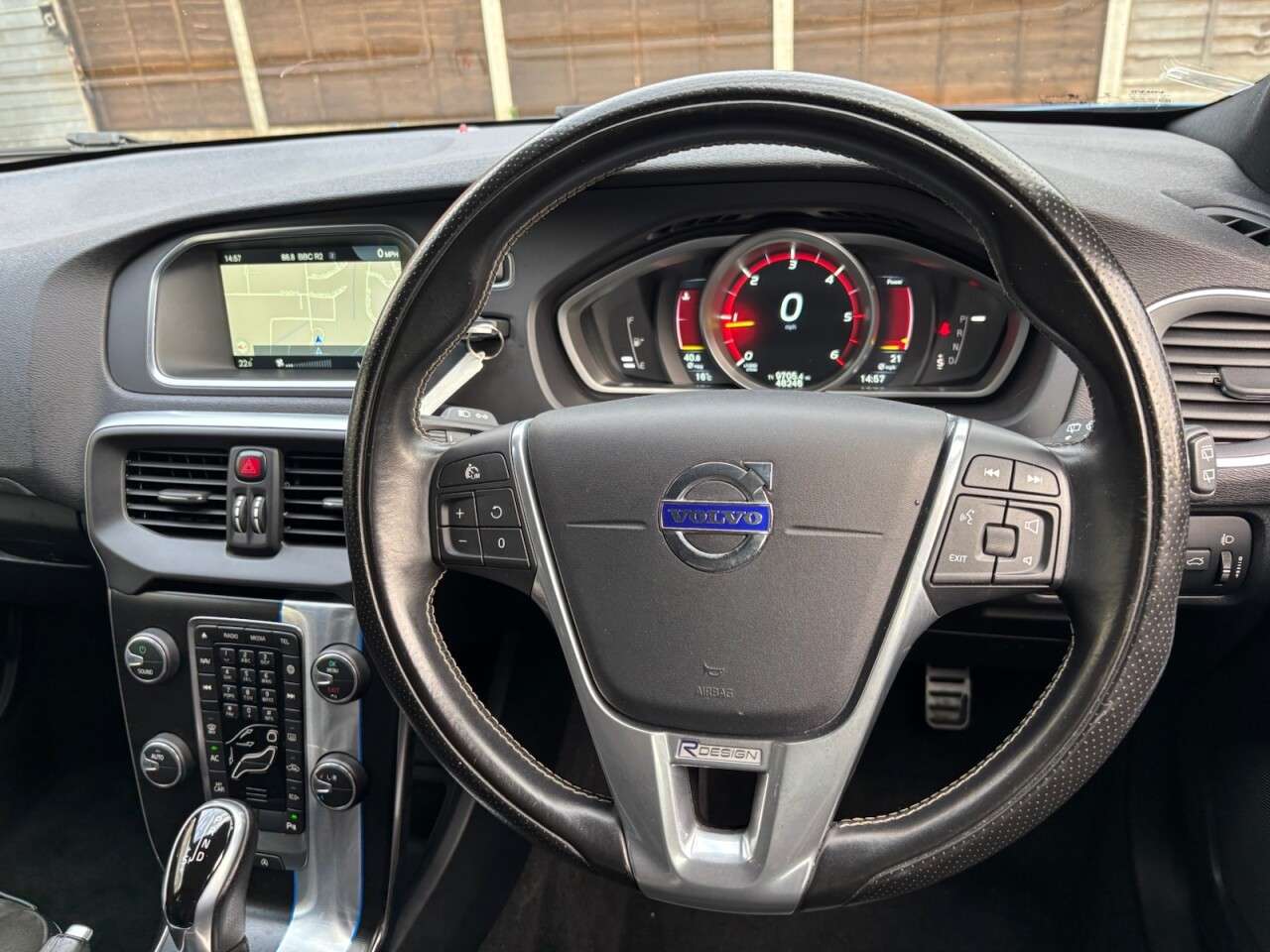 2015 VOLVO V40 2015 VOLVO V40