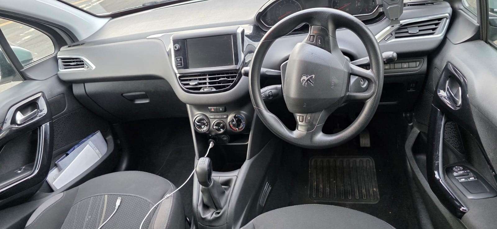 2013 PEUGEOT 208 2013 PEUGEOT 208