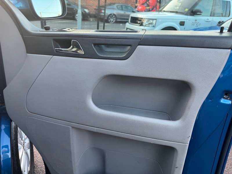 2015 VOLKSWAGEN CARAVELLE 2015 VOLKSWAGEN CARAVELLE