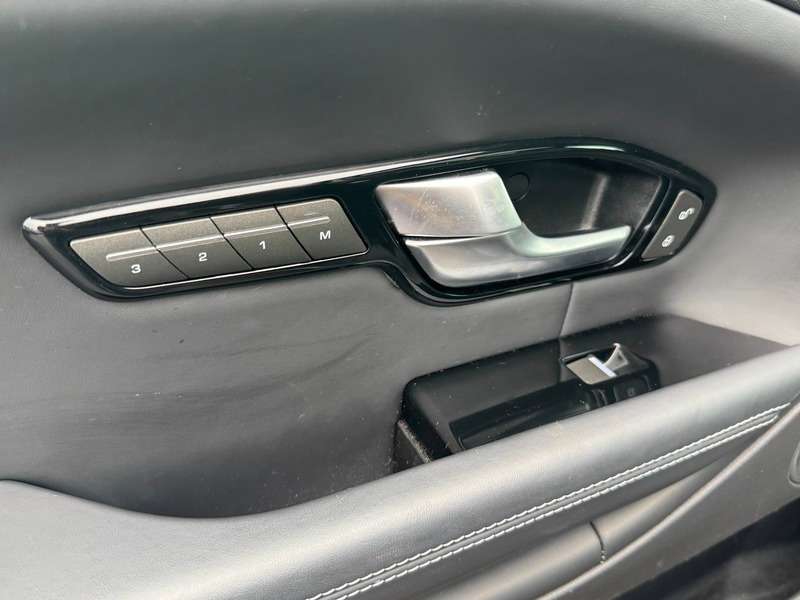 2018 LAND ROVER RANGE ROVER EVOQUE 2018 LAND ROVER RANGE ROVER EVOQUE