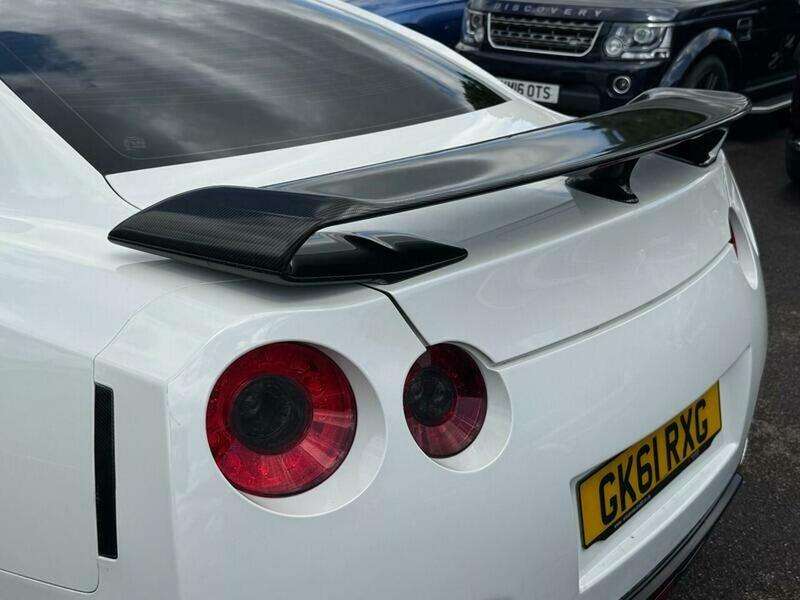 2011 NISSAN GT-R 2011 NISSAN GT-R