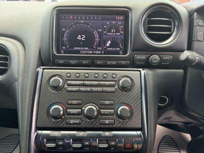 2011 NISSAN GT-R 2011 NISSAN GT-R