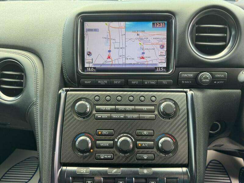 2011 NISSAN GT-R 2011 NISSAN GT-R